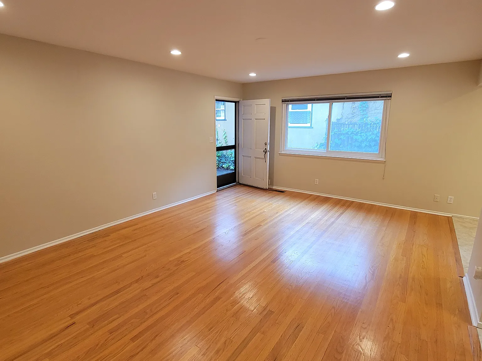 749 Harding Ave — Photo 4