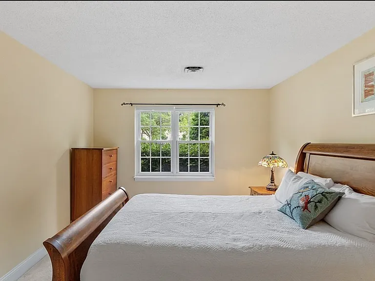 650 Brookside Dr #D — Photo 13