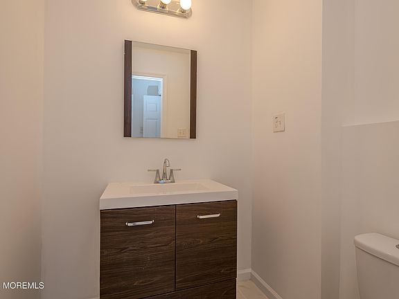 3rd image of 608 Alpine Trail