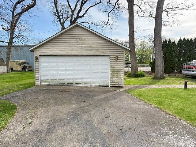 2nd image of 813 Shady Ave