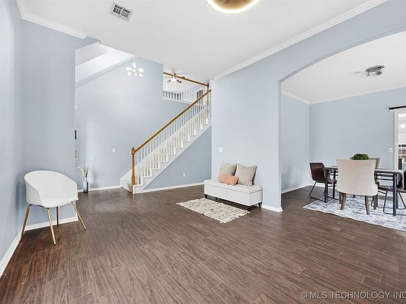 5th image of 8709 N 125th Ave E