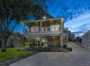 6852 False River Rd, Oscar, LA 70762