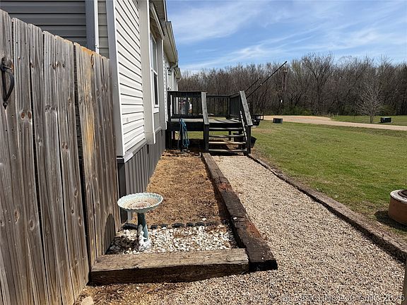 3rd image of 505 Cale Ln