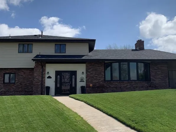 3517 Spruce Dr, Scottsbluff, NE 69361