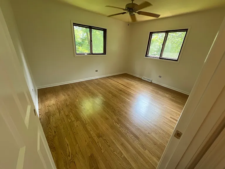 26W029 Hazel Ln — Photo 10