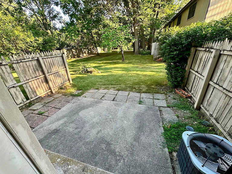2768 Sweetbriar Ct — Photo 10