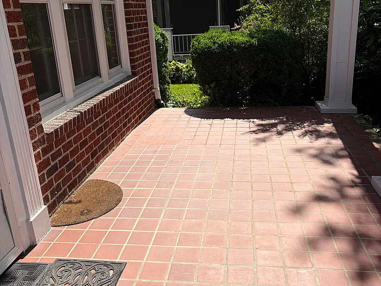 610 4th Ave W #A — Photo 2