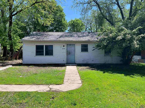 3340 SE Girard St, Topeka, KS 66605