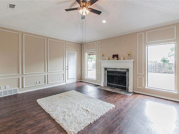 3rd image of 559 Bluebonnet Dr