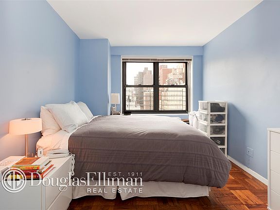 3rd image of 360 E 72nd St APT B-1702