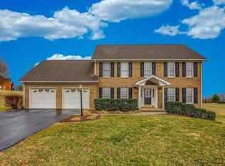 74 Homestead Cir, Troutville, VA 24175