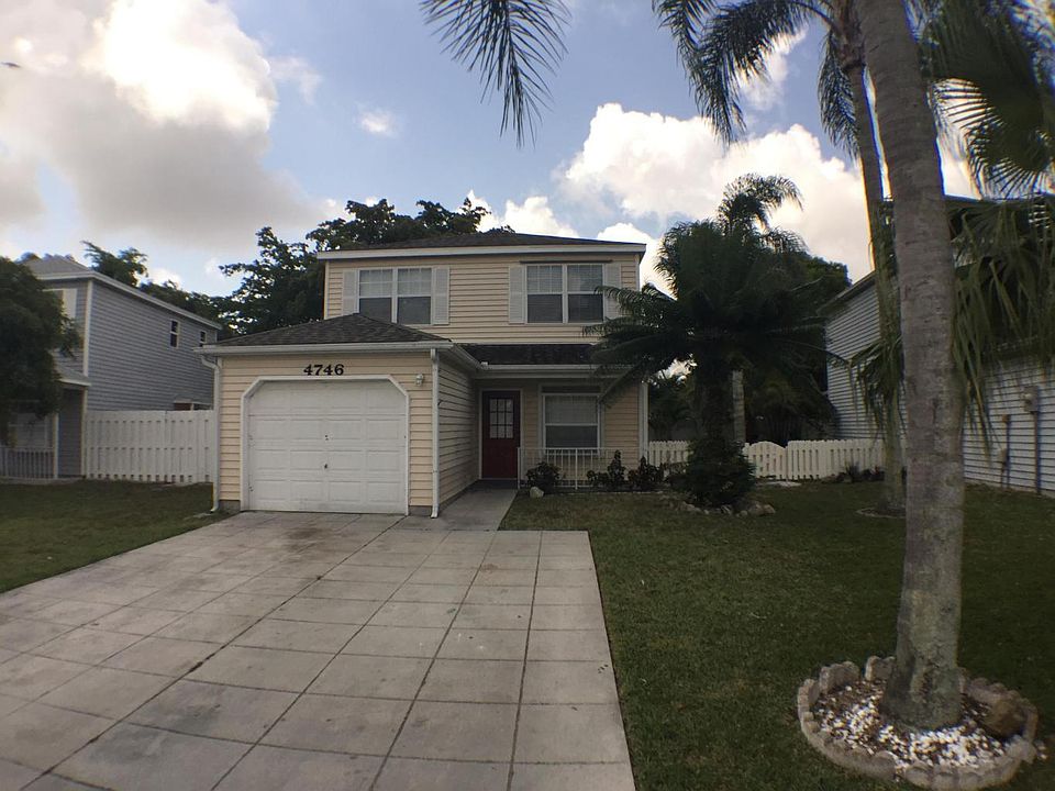 1st image of 4746 Lakeside Cir