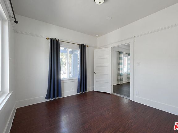 5th image of 1596 W 35th Pl