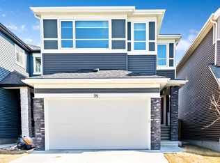 98 W Lucas Cres NW, Calgary, AB T3P 1M6