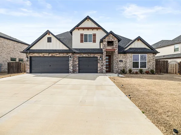 1211 Longbourn Dr, Centerton, AR 72719