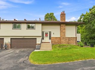 1711 Hickory Hill Dr, Saint Paul, MN 55122