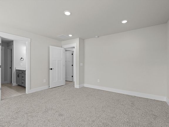 Welcome to the Lennon floorplan at Cedar Shoals - Heritage Collection.