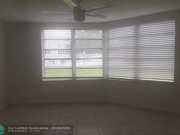 5th image of 1351 NE 191st St APT 117