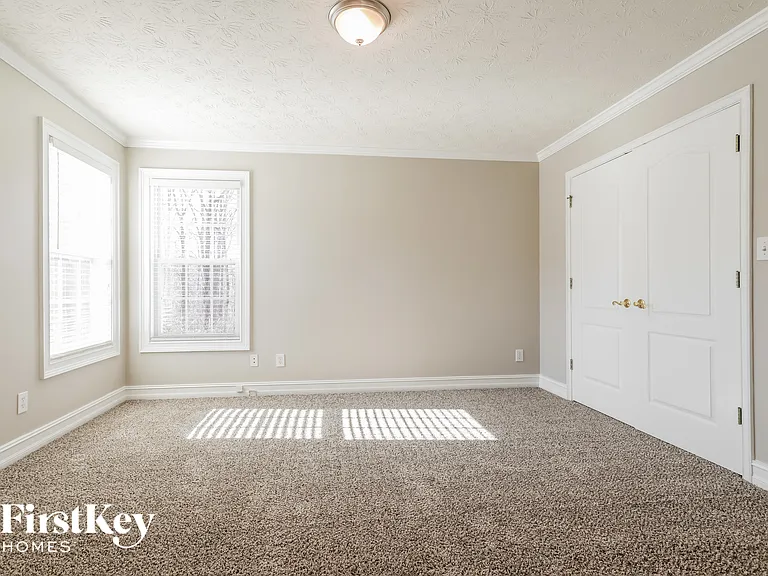 715 Roland Manor Dr — Photo 12