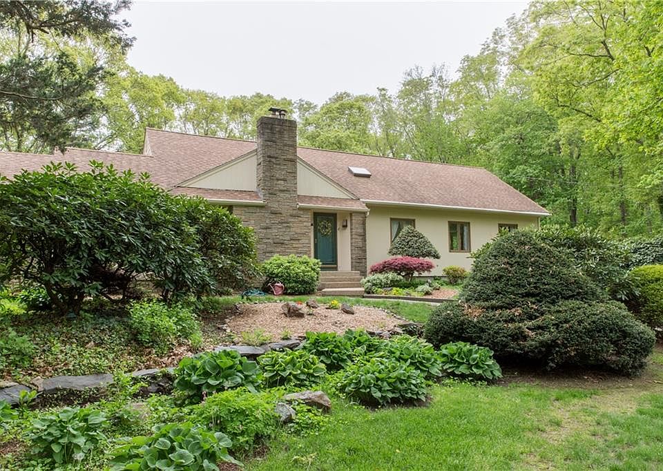 1st image of 40 Kent Dr