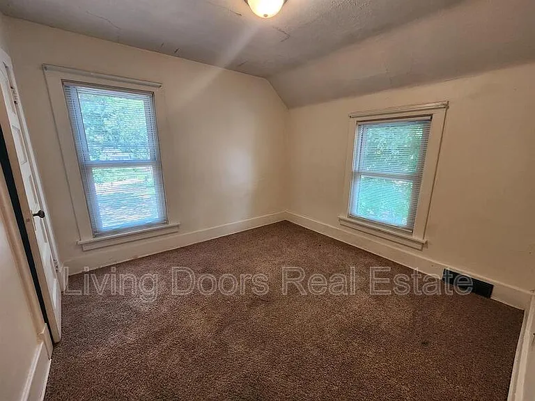836 N 29th St — Photo 6
