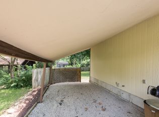 1804 SW Hope St, Topeka, KS 66604