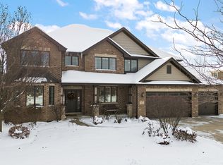 11701 Golden Gate Dr, Mokena, IL 60448