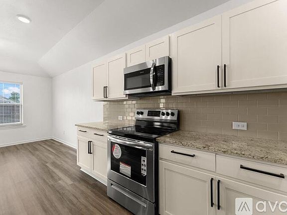 5th image of 1032 Berryvine Ln