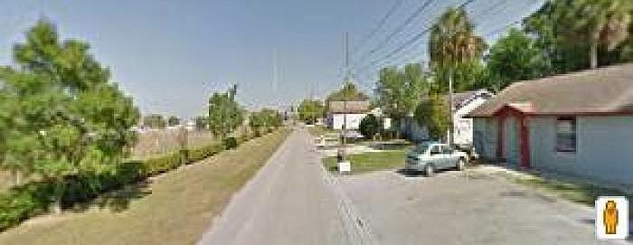 2nd image of 5916 Siesta Ln