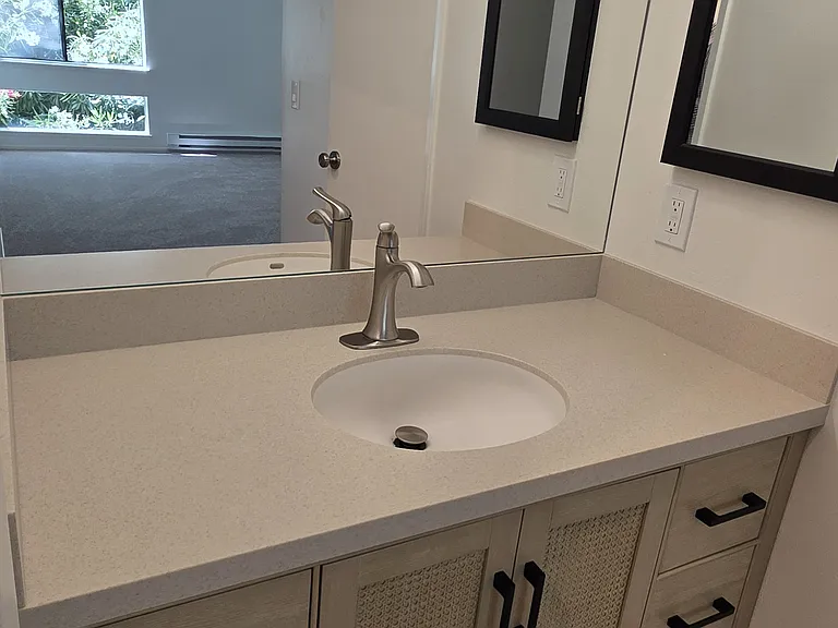 1049 Shell Blvd #8 — Photo 14