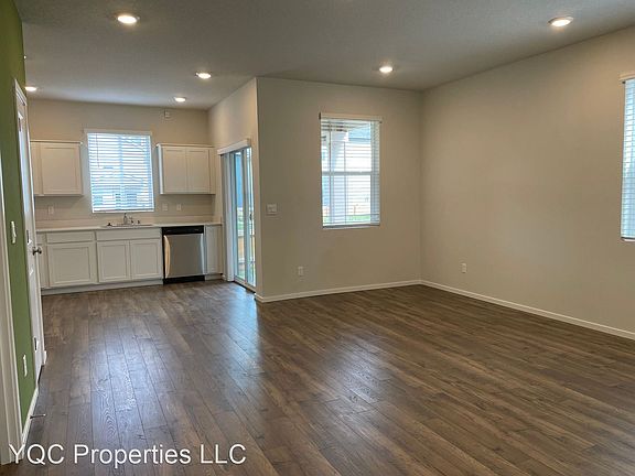 5th image of 6321 NE 61st Ave
