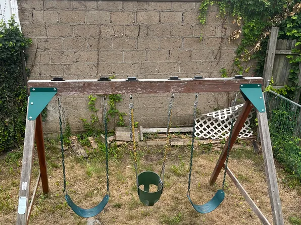 1384 East 17th Street image 5 of 5