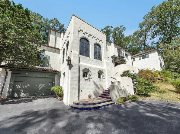 4621 Waldo Avenue image 1 of 18