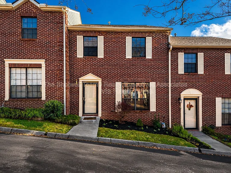 437 S Gallaher View Rd #7 — Photo 1