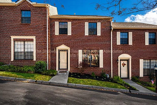 437 S Gallaher View Rd #7 Photo 1