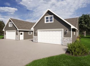 2000-2002 Lochlan Ln, Appleton, WI 54915