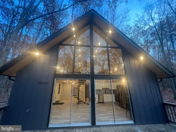 1014 Rolling Ln, Harpers Ferry, WV 25425