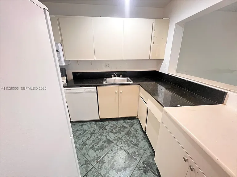 7800 Colony Cir S #202 — Photo 1