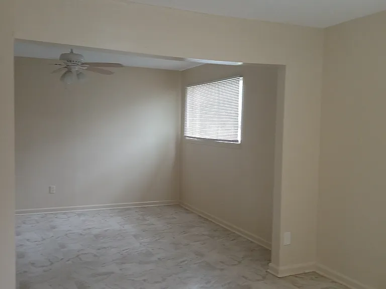 2940 Samford Ave — Photo 3
