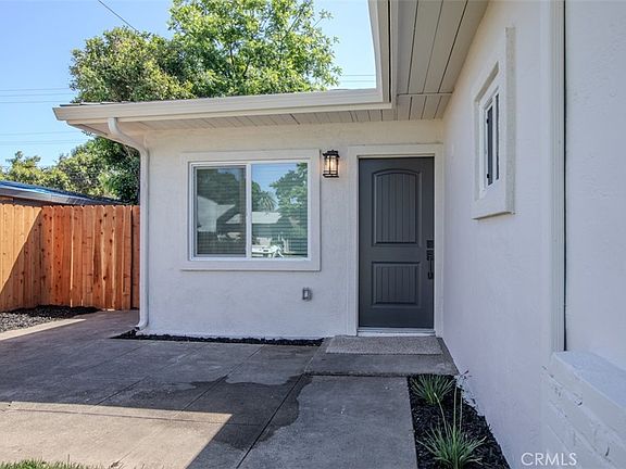 5th image of 2036 La Jolla Dr