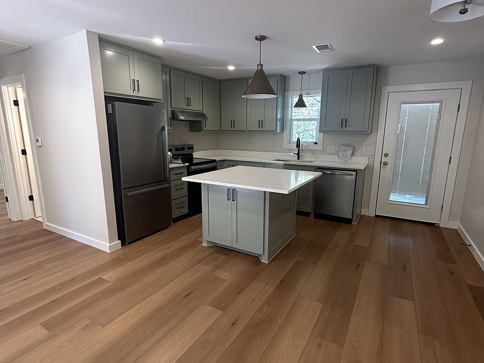 1st image of 802 Perkins St APT A