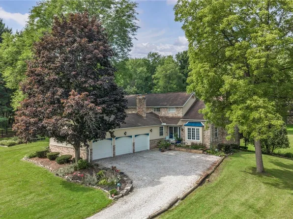 18460 W River Rd, Columbia Station, OH 44028