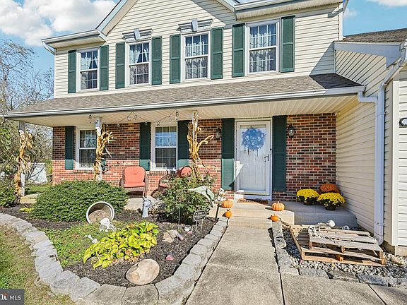 3rd image of 338 Sugar Hill Dr