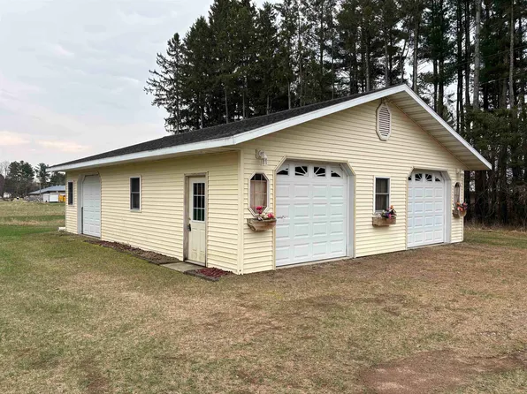 525 Summit St, Wild Rose, WI 54984