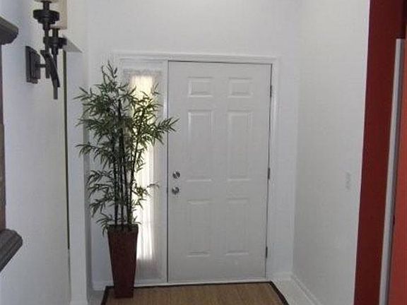 4th image of 852 E Barrington Cir