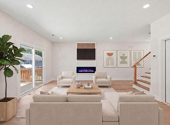 3rd image of 1206 Gearwood Ave