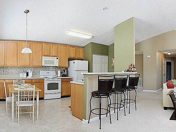 3rd image of 510 Fayette Dr
