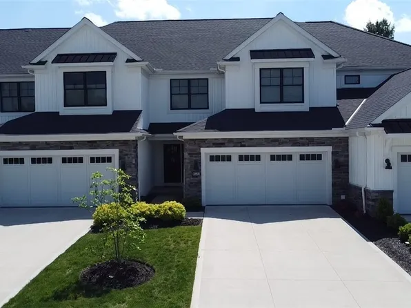 2854 Riviera Dr, Akron, OH 44333