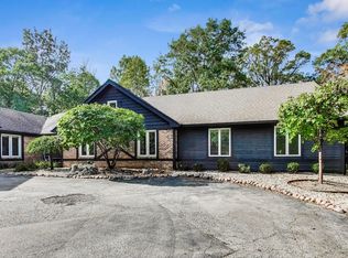 1200 Portwine Rd, Riverwoods, IL 60015