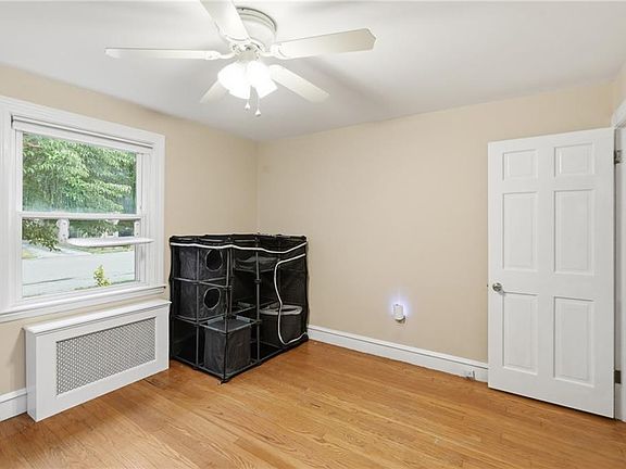 5th image of 123 Hiawatha St